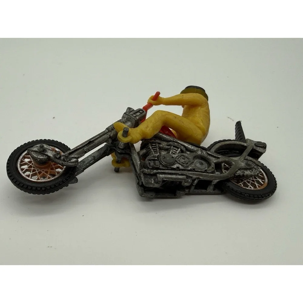 Hot Wheels Rrrumblers Mean Machine‎ Red/ Black W/ Yellow Rider w/Hat 1971